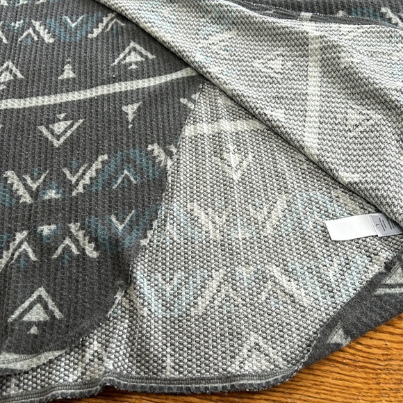 LulaRoe Aztec print top.  Waffle knit fabric. Good condition. Size Large. - Picture 2 of 11